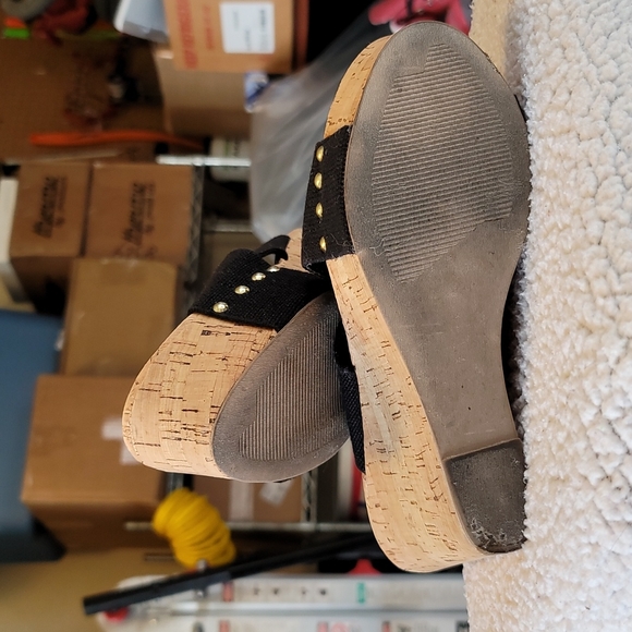 Heels - Picture 2 of 5